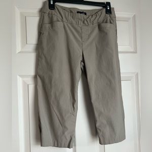 Lee Slim fit, sculpting, size 6 khaki capris